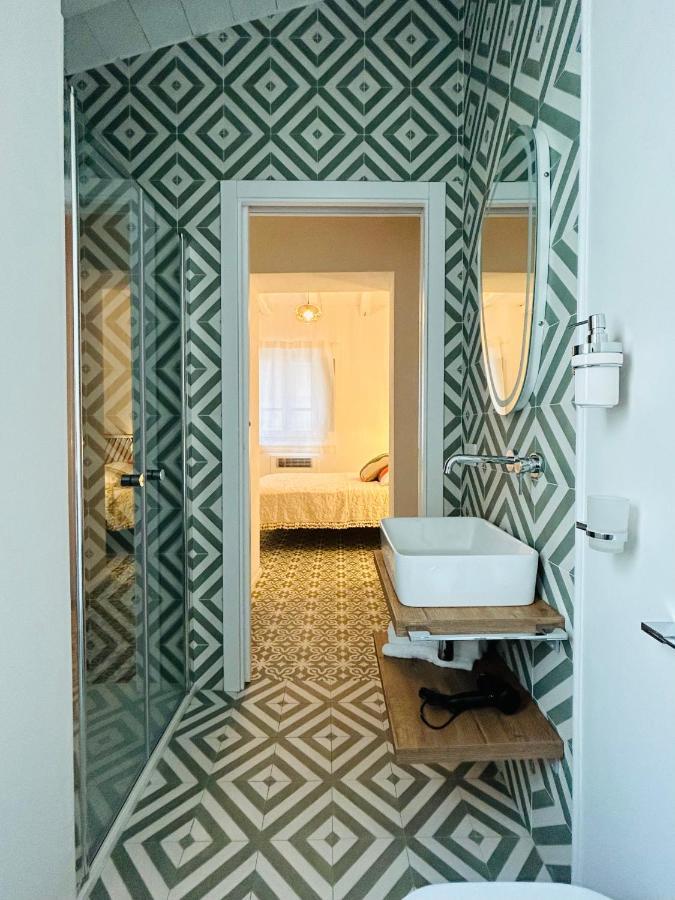 Palazzo Ma.Ri.Lu. Hotell Càbras Exteriör bild