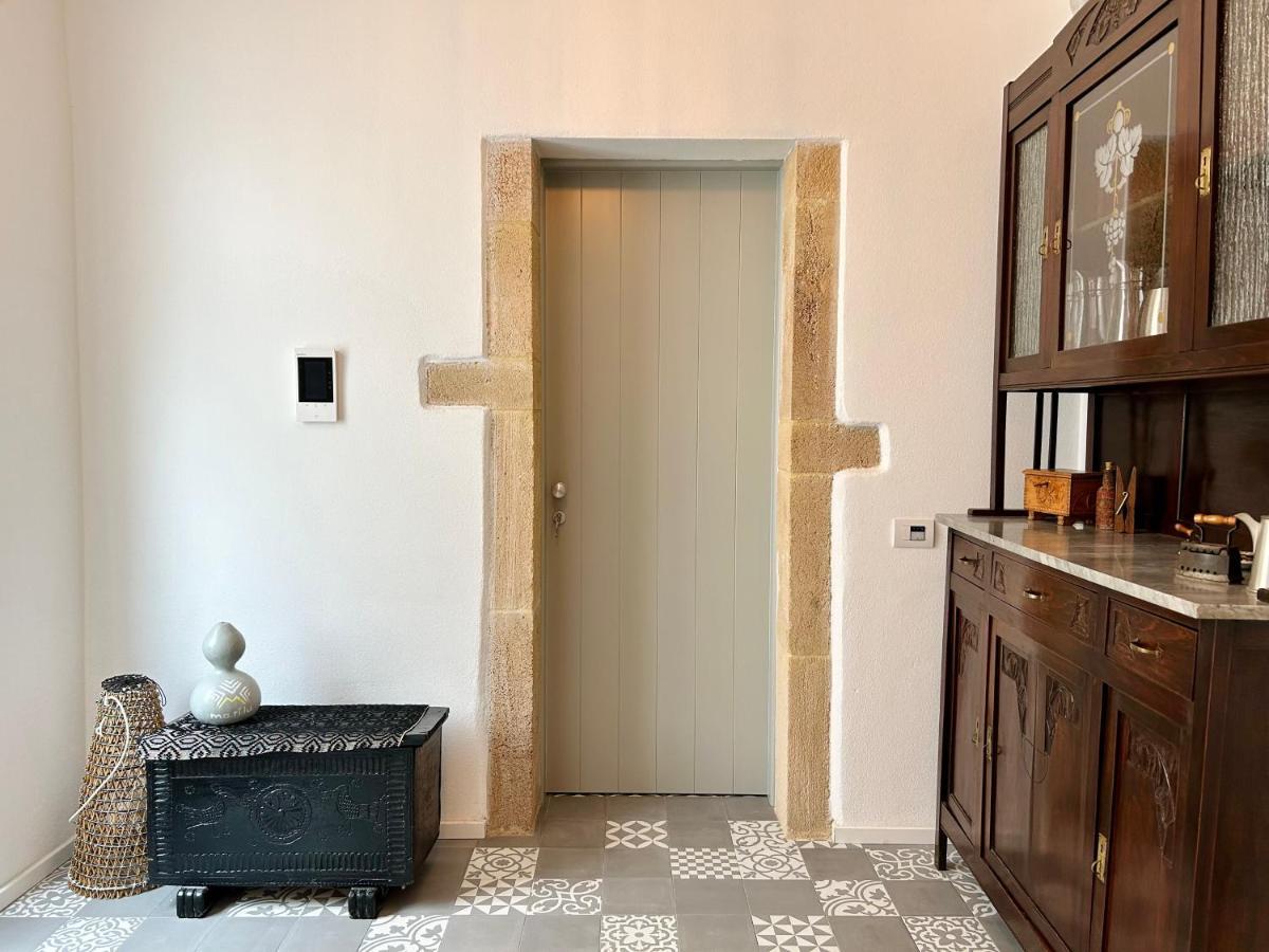 Palazzo Ma.Ri.Lu. Hotell Càbras Exteriör bild